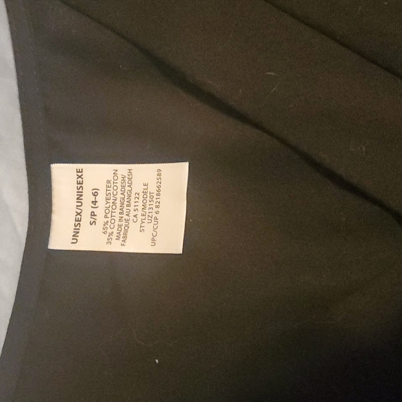 2 BLACK SCRUB TOPS LIKE NEW - Picture 5 of 5